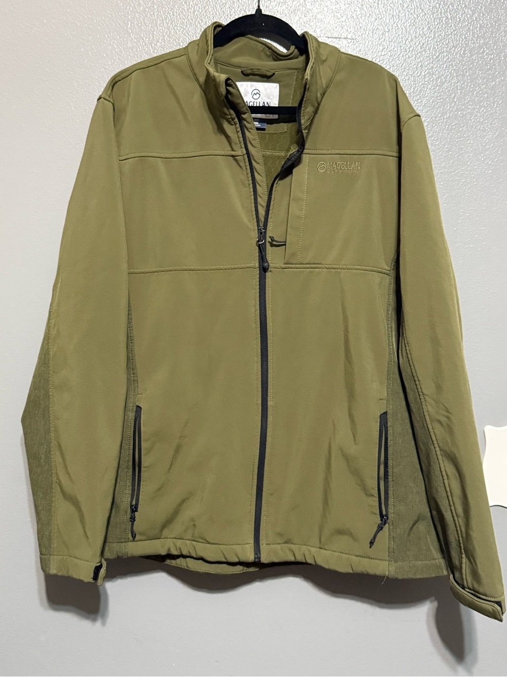 Magellan Outdoors Men's Olive Softshell Jacket